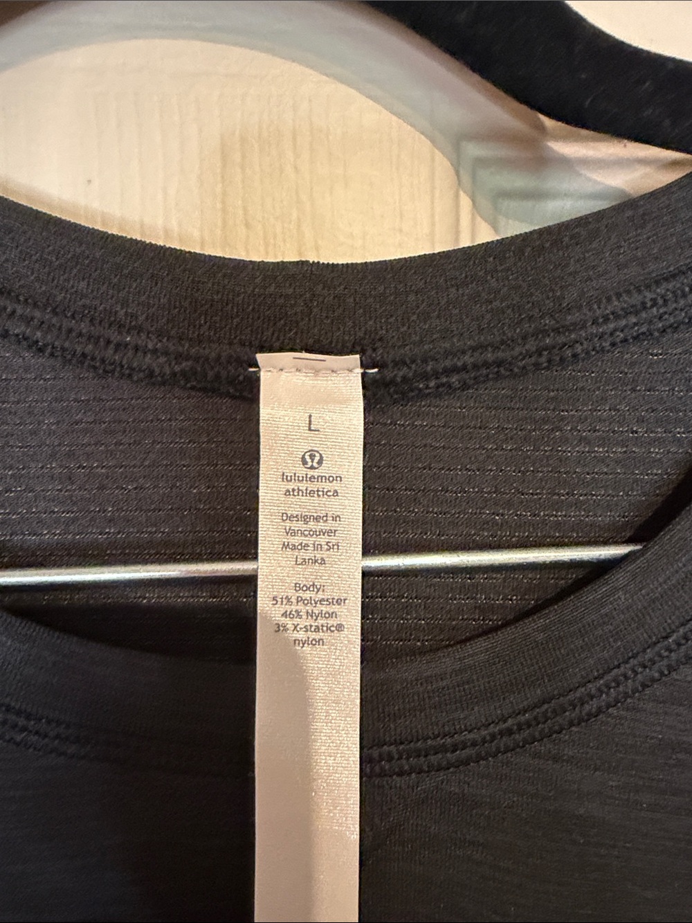 Lululemon Men's Metal Vent Tech Shirt - Picture 3 of 5